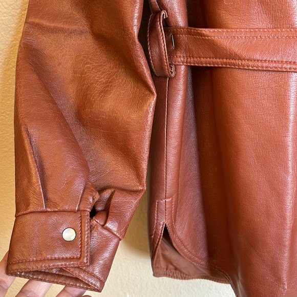 VINTAGE Brown Faux Leather Belted Shirt Jacket Size SMALL MEDIUM Pearl Snap 70s - Picture 10 of 17